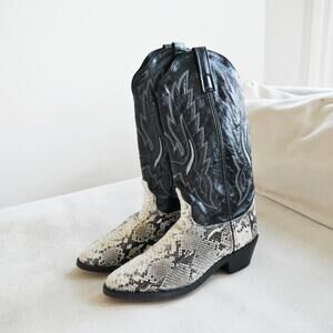 Vintage cowboy boot Leather and fox Mexican made womens 7.5 black snake